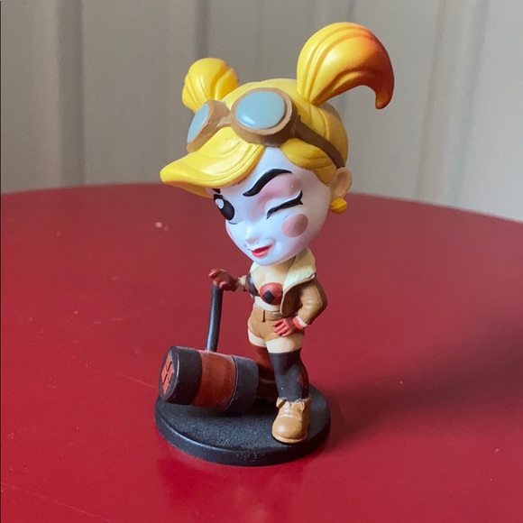 Cryptozoic Lil DC Bombshells Harley Quinn - Picture 2 of 4